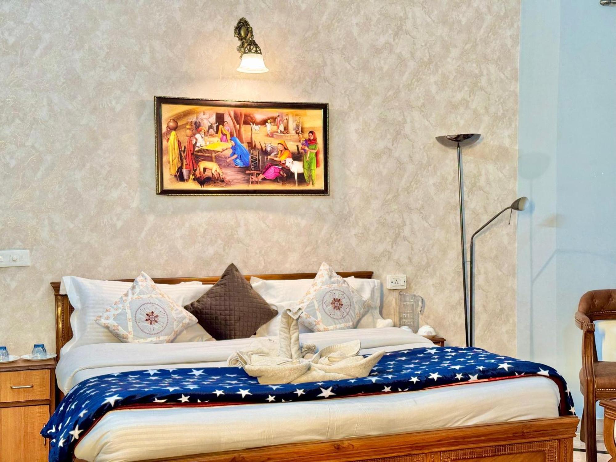 Family Suit Kasauli Zewnętrze zdjęcie