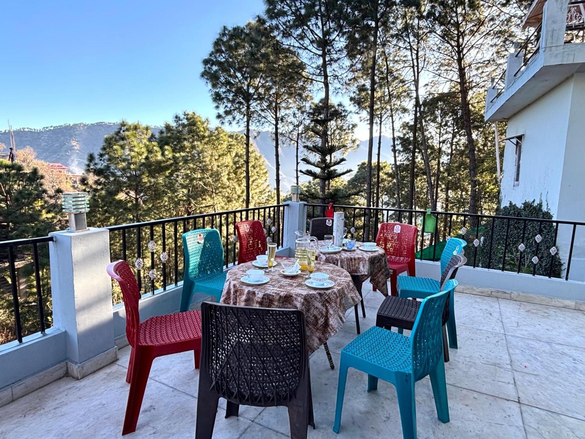 Family Suit Kasauli Zewnętrze zdjęcie